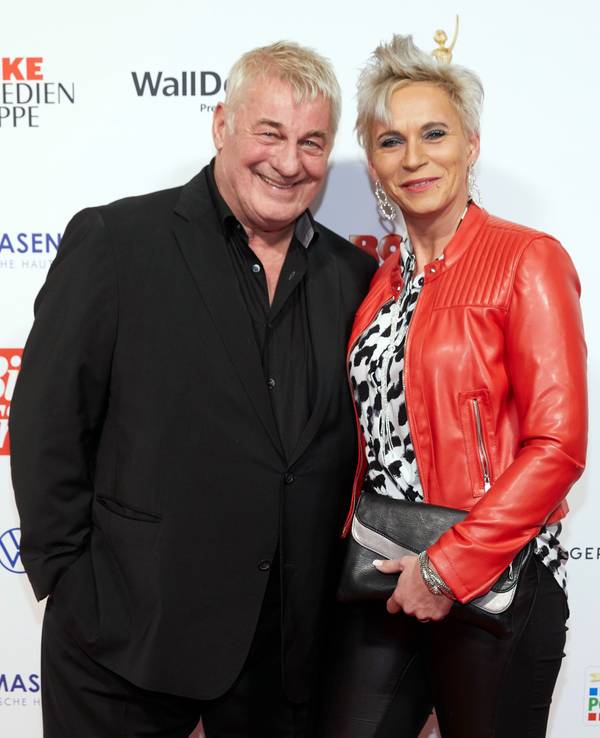 Heinz Hönig, Schauspieler, und seine Frau Annika kommen zur Verleihung „Goldene Bild der Frau“ der Funke Mediengruppe.