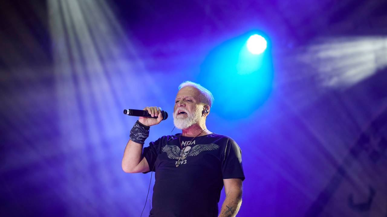 Der Sänger Nino de Angelo steht beim Schlager-Olymp im Strandbad Lübars auf der Bühne.