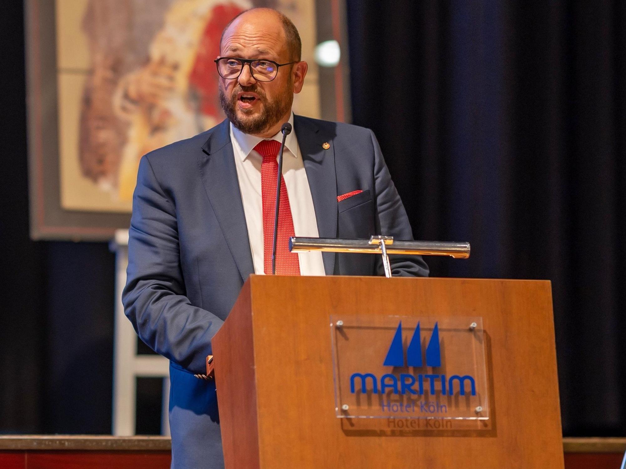 Präsident Dirk Wissmann von den Roten Funken.