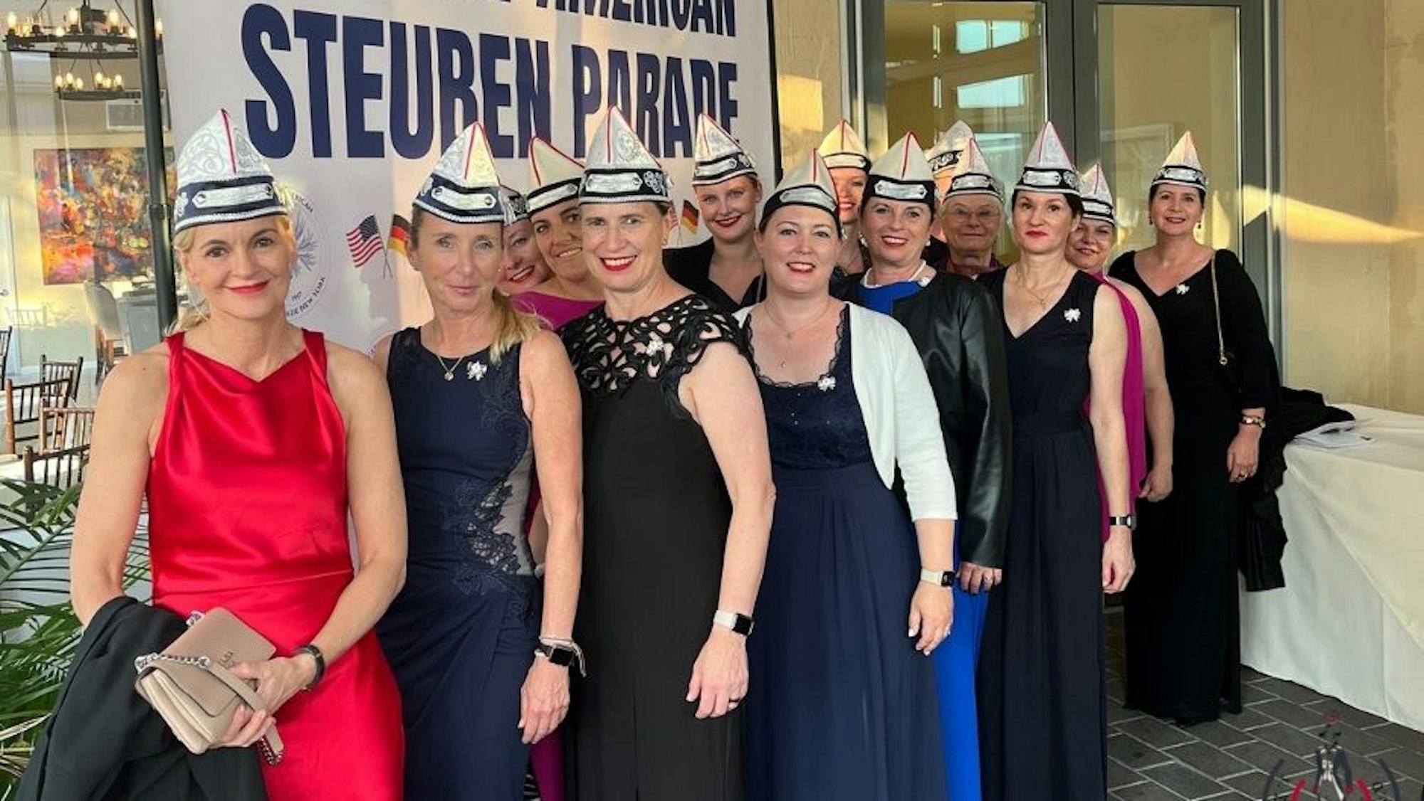 Die Damengarde Coeln in New York.