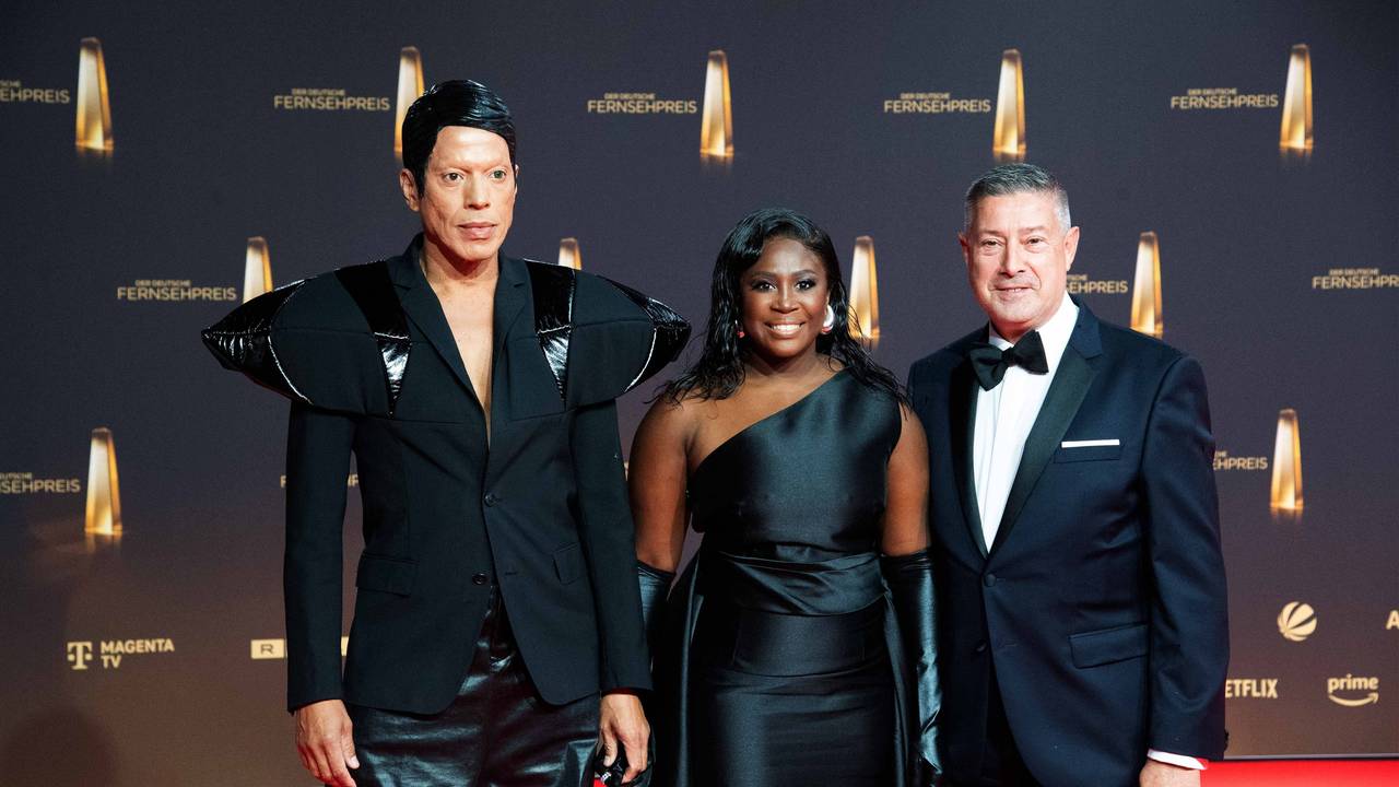 Jorge Gonzalez, Motsi Mabuse und Joachim Llambi auf dem roten Teppich.