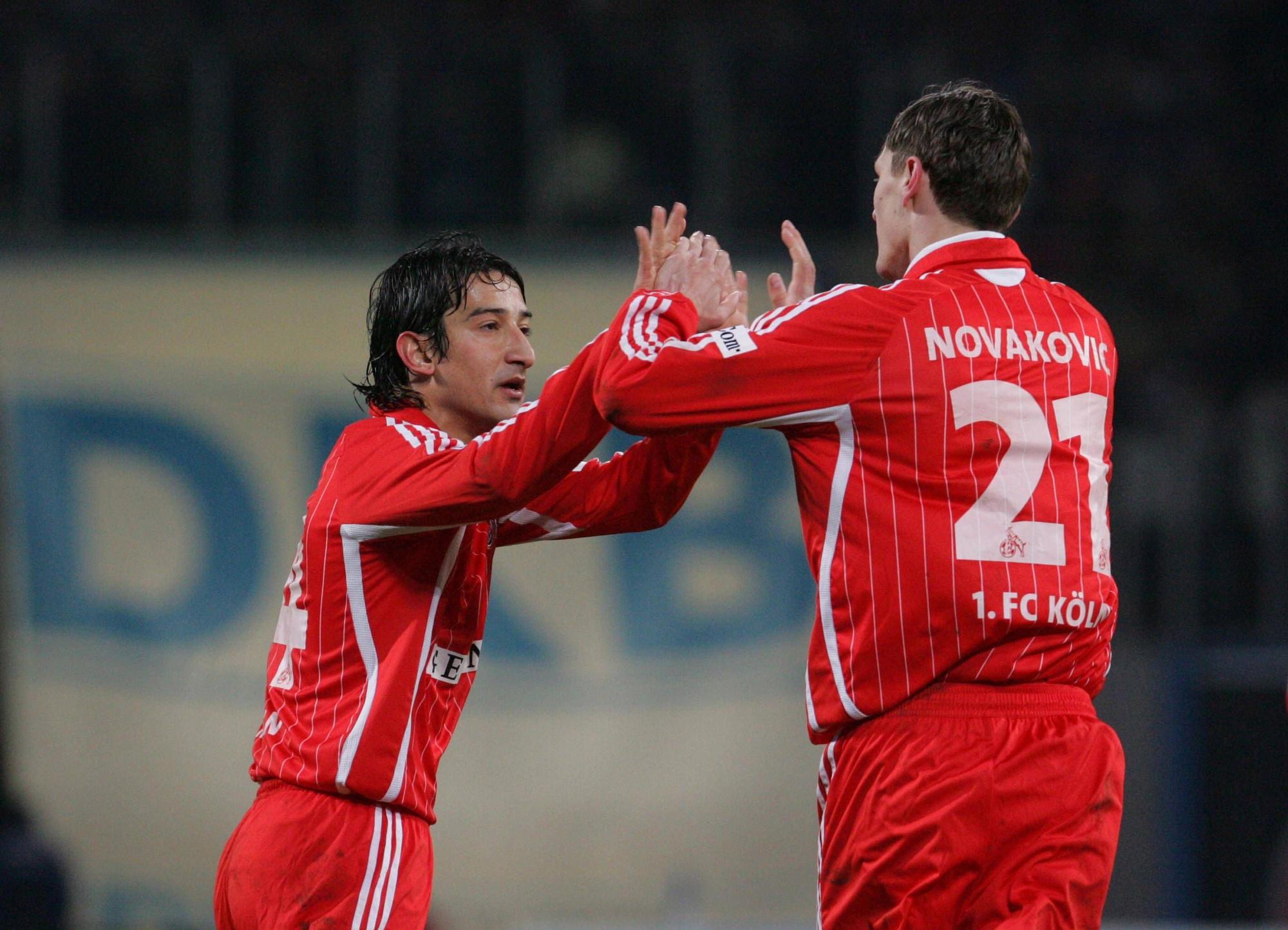 Serhat Akin jubelt mit Milivoje Novakovic.