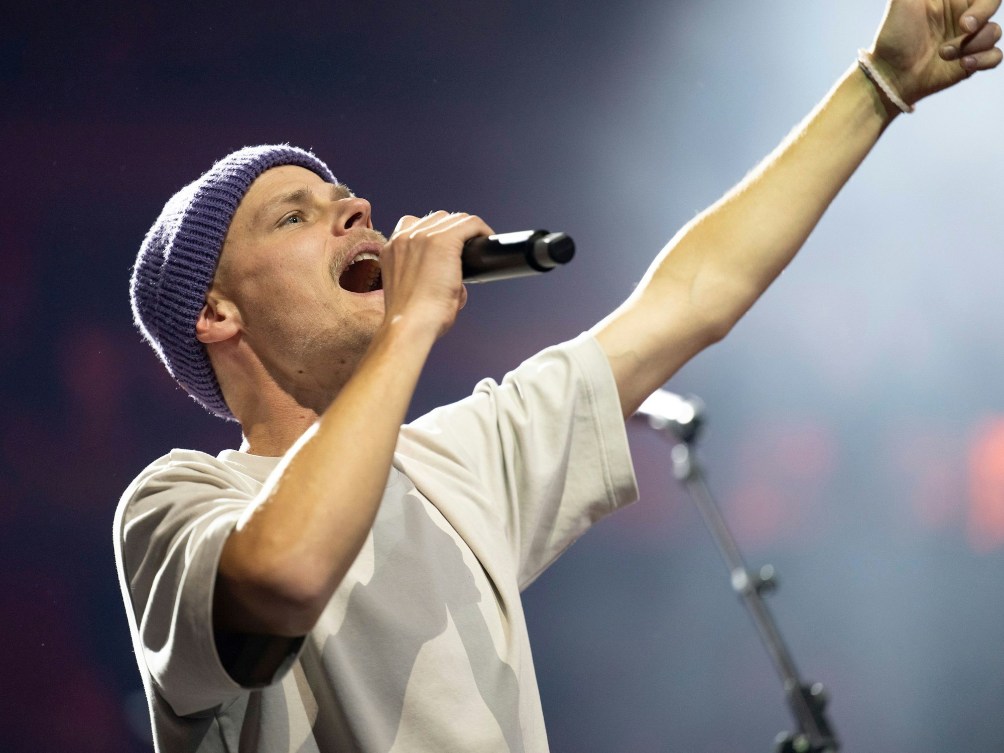 Cat Ballou-Frontmann Oliver Niesen rockte die Bühne bei „Kölle singt“.