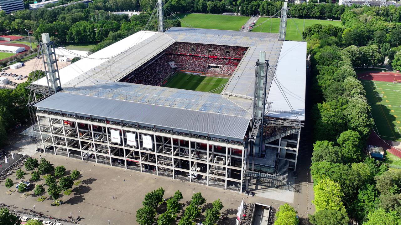 Rhein-Energie-Stadion (Luftaufnahme mit einer Drohne).