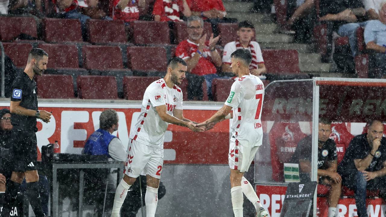 Sargis Adamyan und Dejan Ljubicic (1. FC Köln).