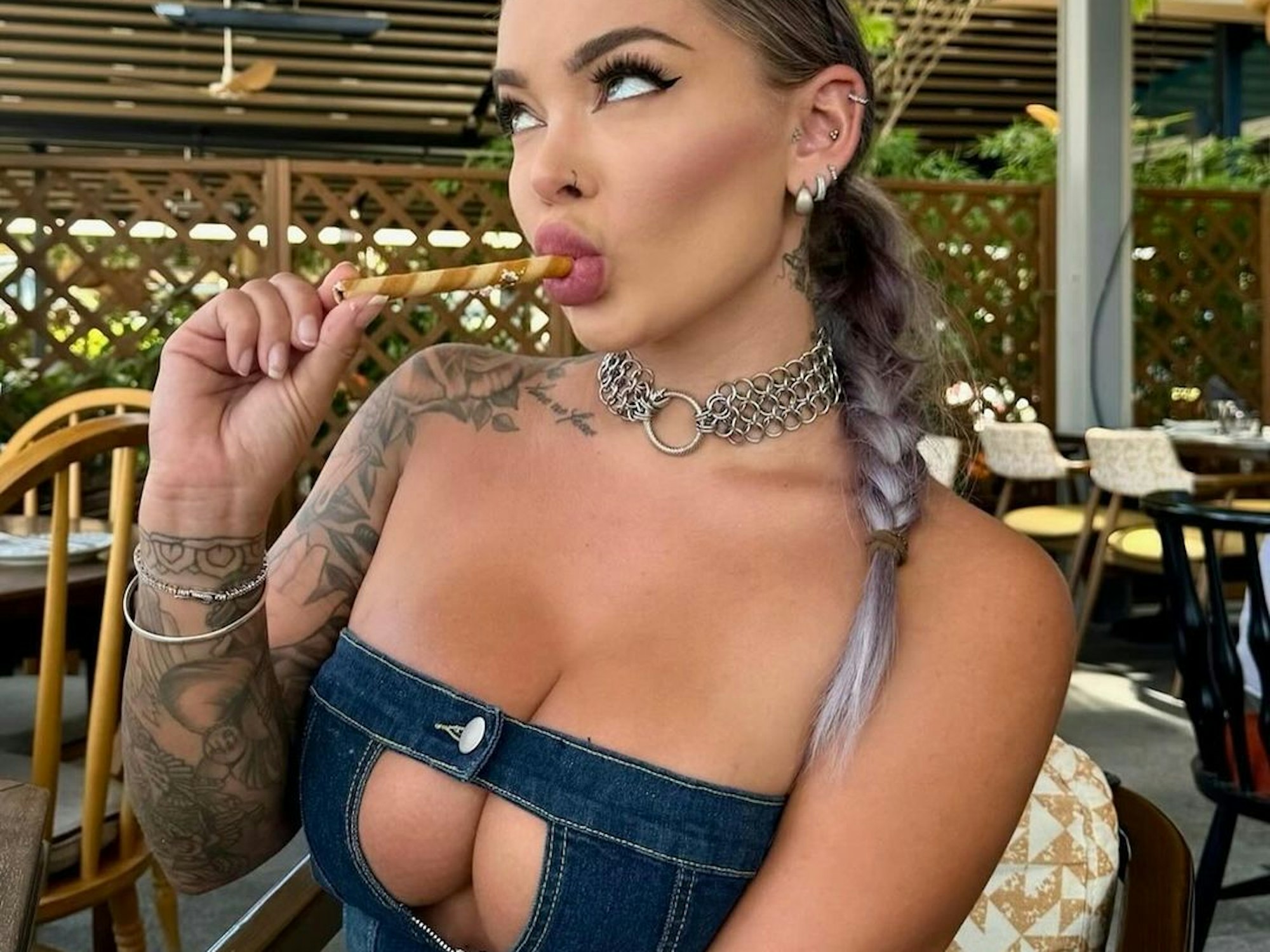 Die australische Influencerin Hayley Davies hat erklärt, wie sie beim Sex versehentlich den Penis ihres Liebhabers „gebrochen“ hat.