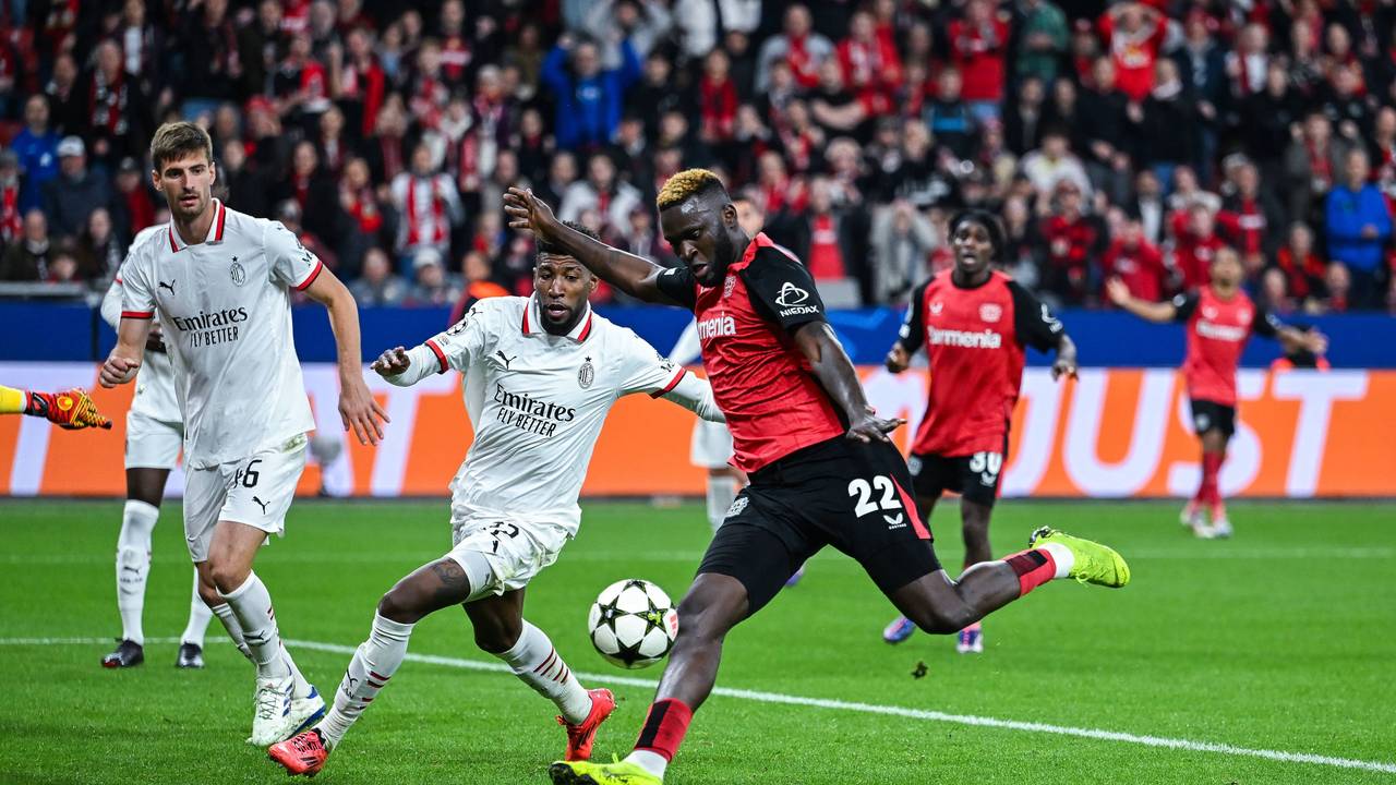 Bayer-Stürmer Victor Boniface erzielt sein Tor zum 1:0 im Spiel gegen die AC Mailand am Dienstag (1. Oktober 2024).