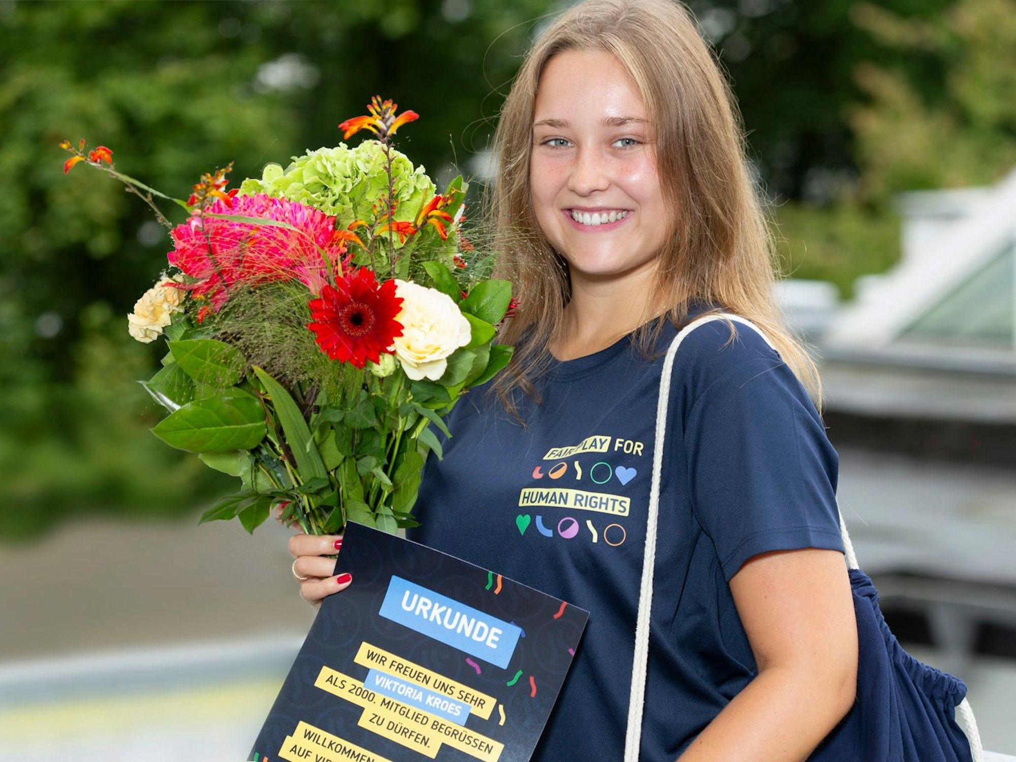 Viktoria trainiert zusammen in der Taekwondo-Gruppe, die von der SC Janus Vereinsvorsitzenden Andrea Löwe geleitet wird.