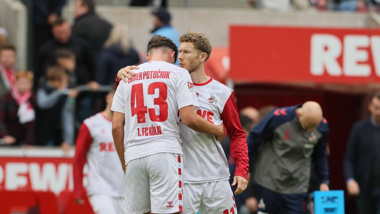 Jaka Cuber Potocnik und Florian Kainz nach dem Spiel gegen den KSC.