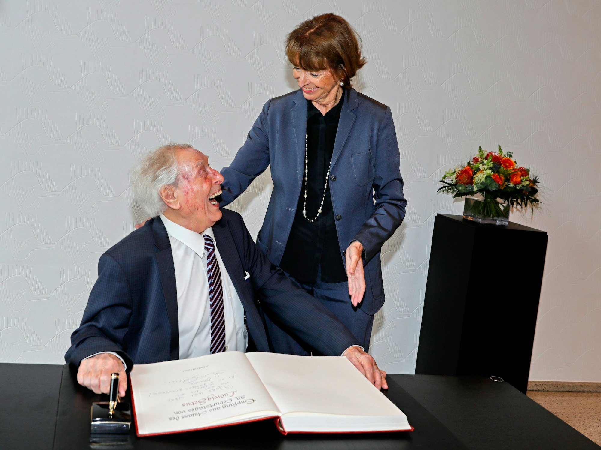 Ludwig Sebus und Oberbürgermeisterin Henriette Reker.