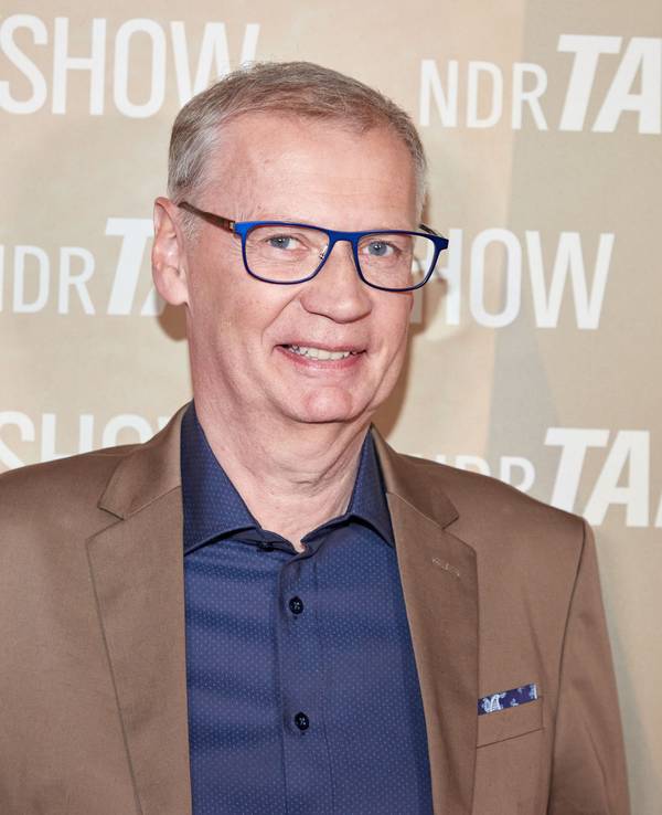 Quizmaster Günther Jauch kommt zur 1000. Sendung der „NDR Talk Show“.