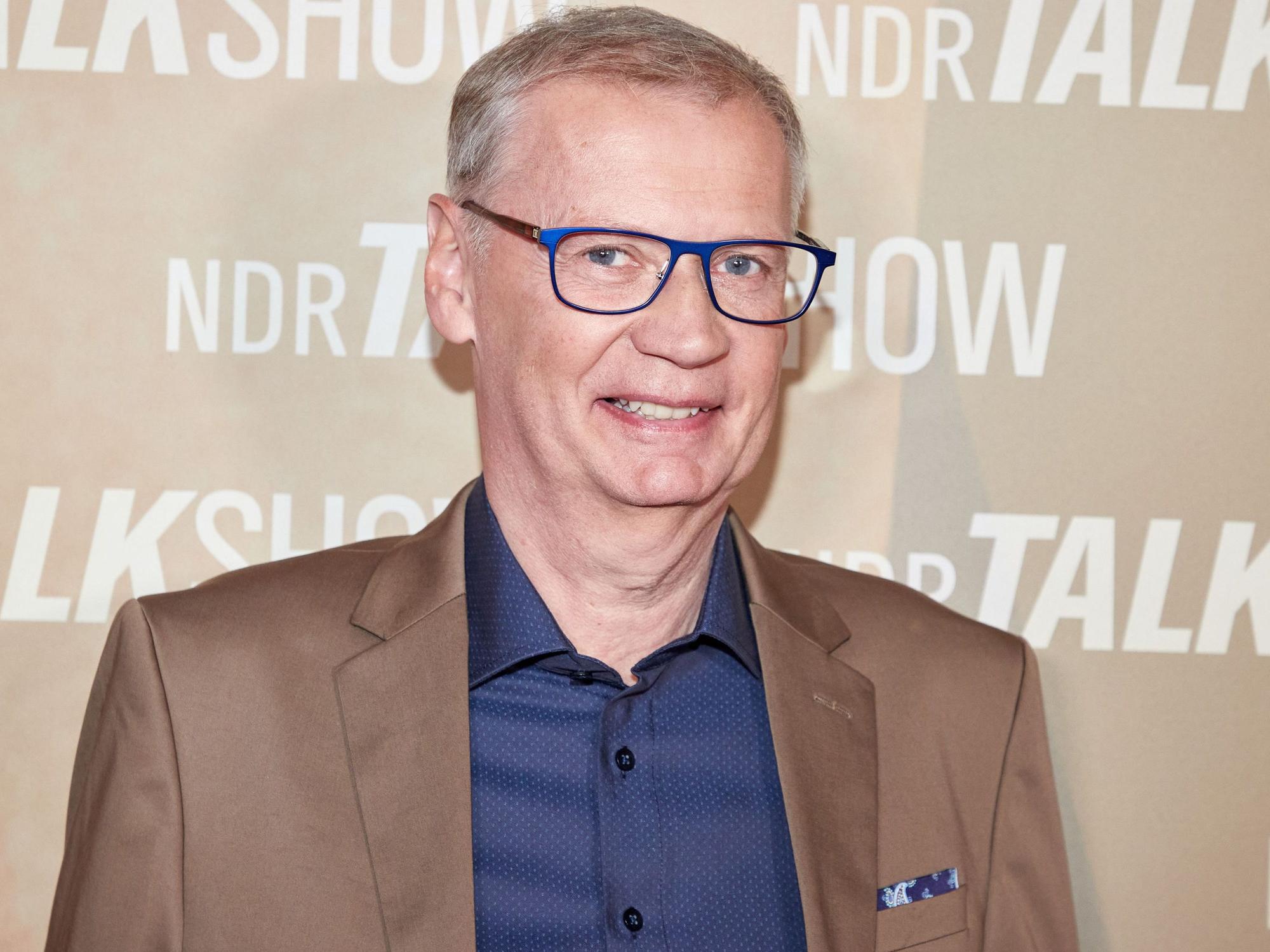 Quizmaster Günther Jauch kommt zur 1000. Sendung der „NDR Talk Show“.