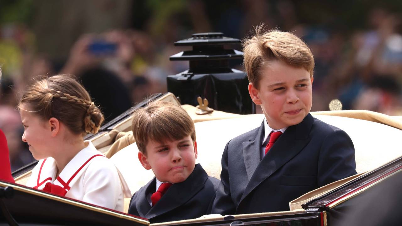Prinzessin Charlotte (9), Prinz Louis () und prinz George (11) haben ein enges Verhältnis zu ihrem Opa Charles. Das Foto zeigt die Kinder von Prinz William und Prinzessin Kate am 17. Juni 2023 bei der Parade „Trooping the colour“.