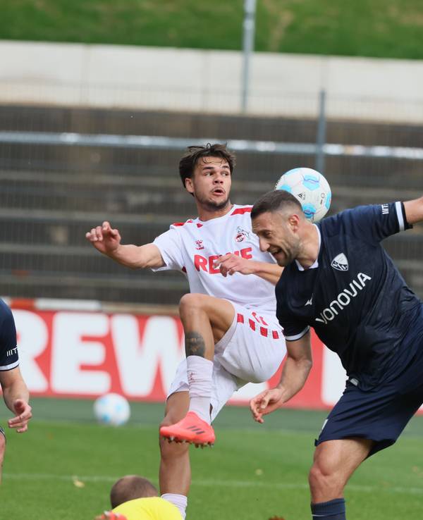 Max Finkgräfe im Zweikampf mit Ivan Ordets.