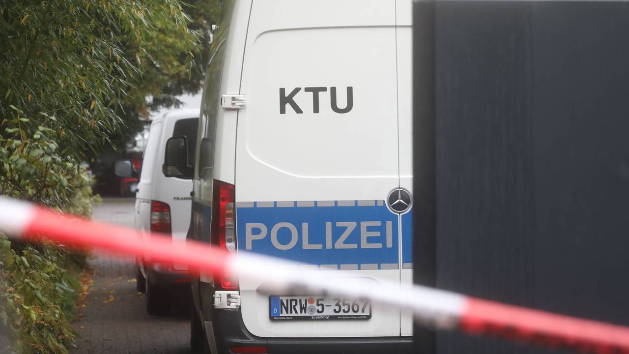 Mord im Nobelviertel in Hahnwald. Die Polizei ermittelt