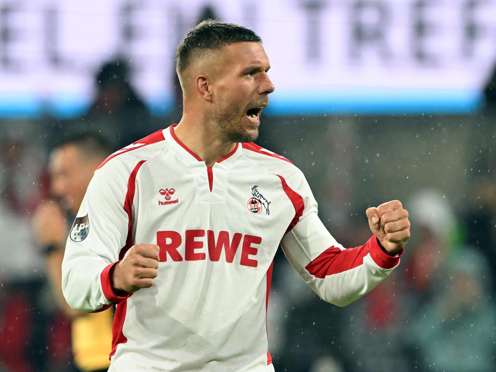 Lukas Podolski bejubelt ein Tor.