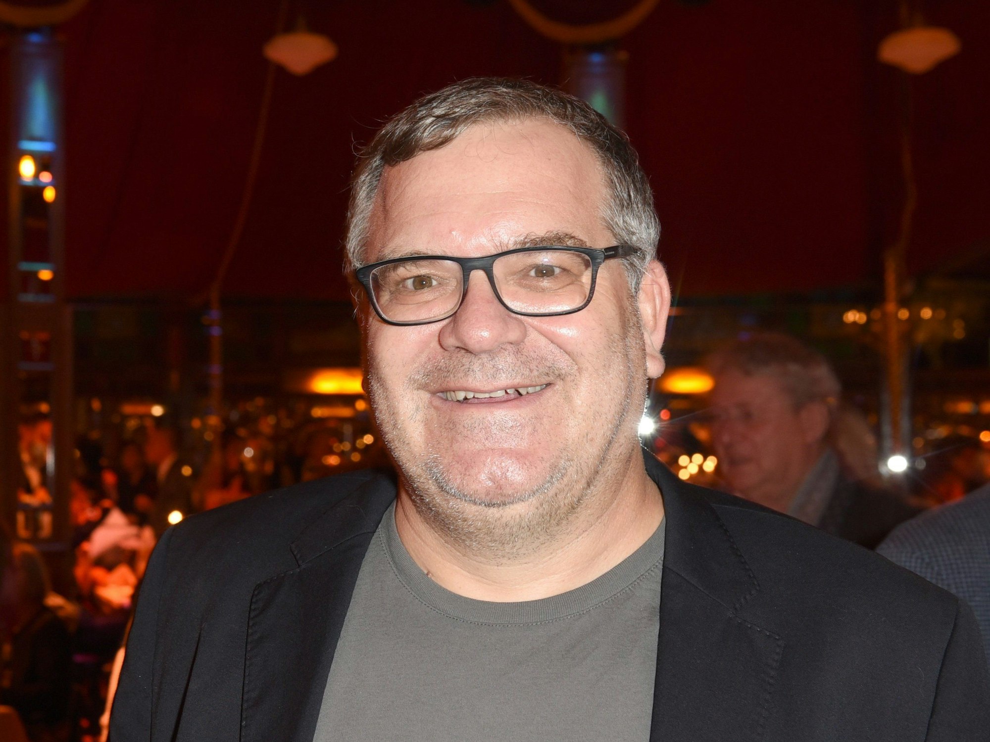 Der Moderator Elton ist Gast bei der neuen Show "Festival" von Schuhbecks teatro.