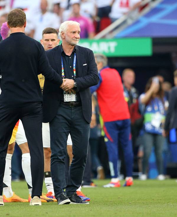 DFB-Boss Rudi Völler (r.) gemeinsam mit Julian Nagelsmann am 5. Juli 2024 nach der bitteren Niederlage im EM-Viertelfinale gegen Spanien.