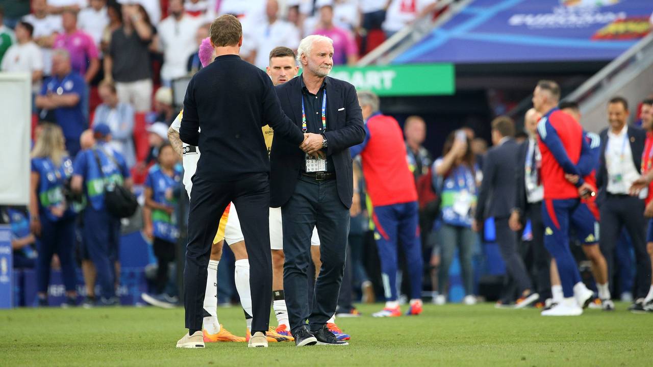 DFB-Boss Rudi Völler (r.) gemeinsam mit Julian Nagelsmann am 5. Juli 2024 nach der bitteren Niederlage im EM-Viertelfinale gegen Spanien.