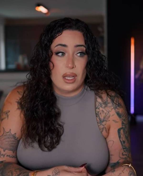 Jolina Mennen legt am 13. Oktober 2024 in einem Youtube-Video eine Alkohol-Beichte ab.