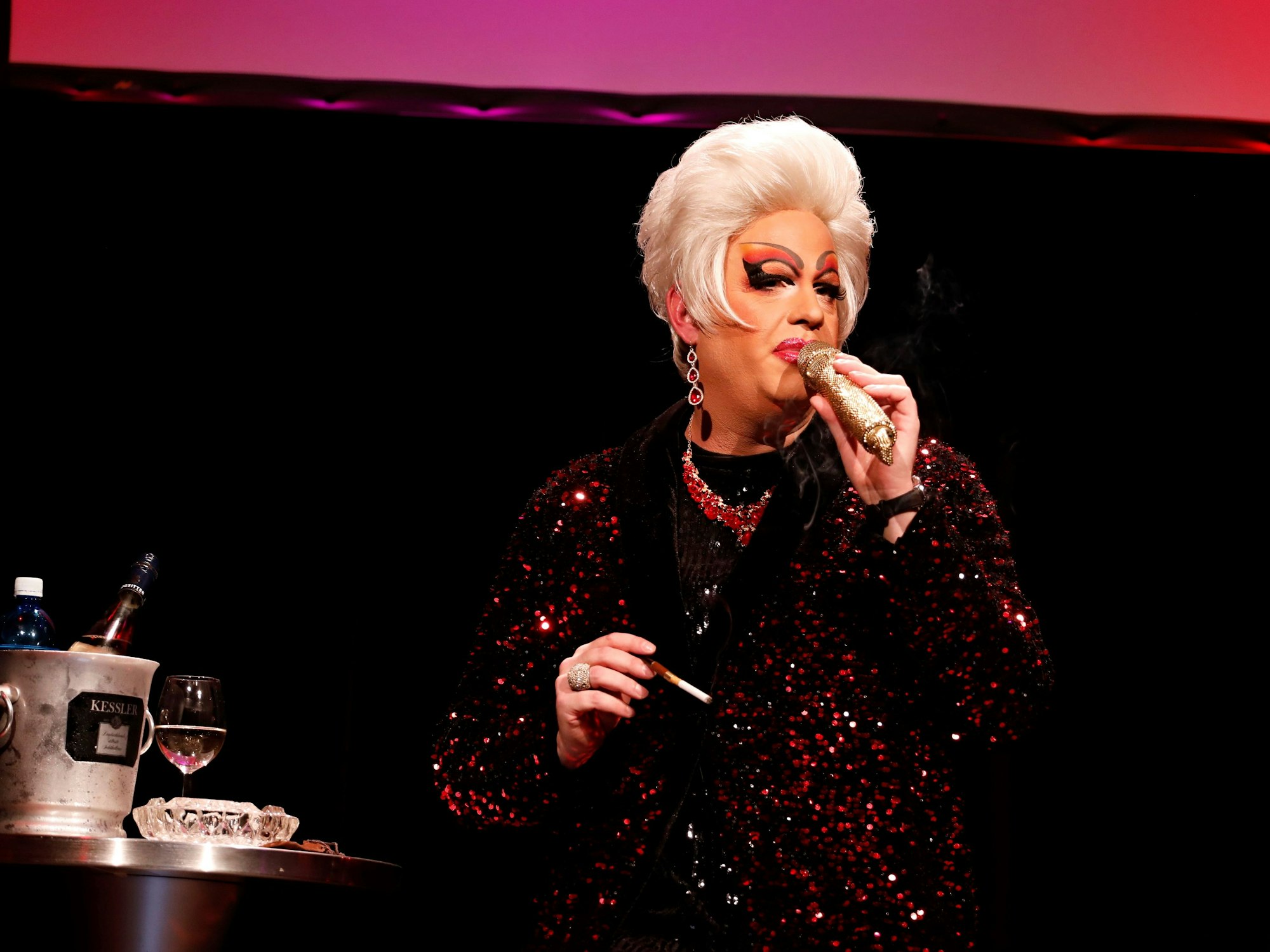 Der Kölner Ken Reise trat als Julie Voyage zum ersten Mal solo auf.