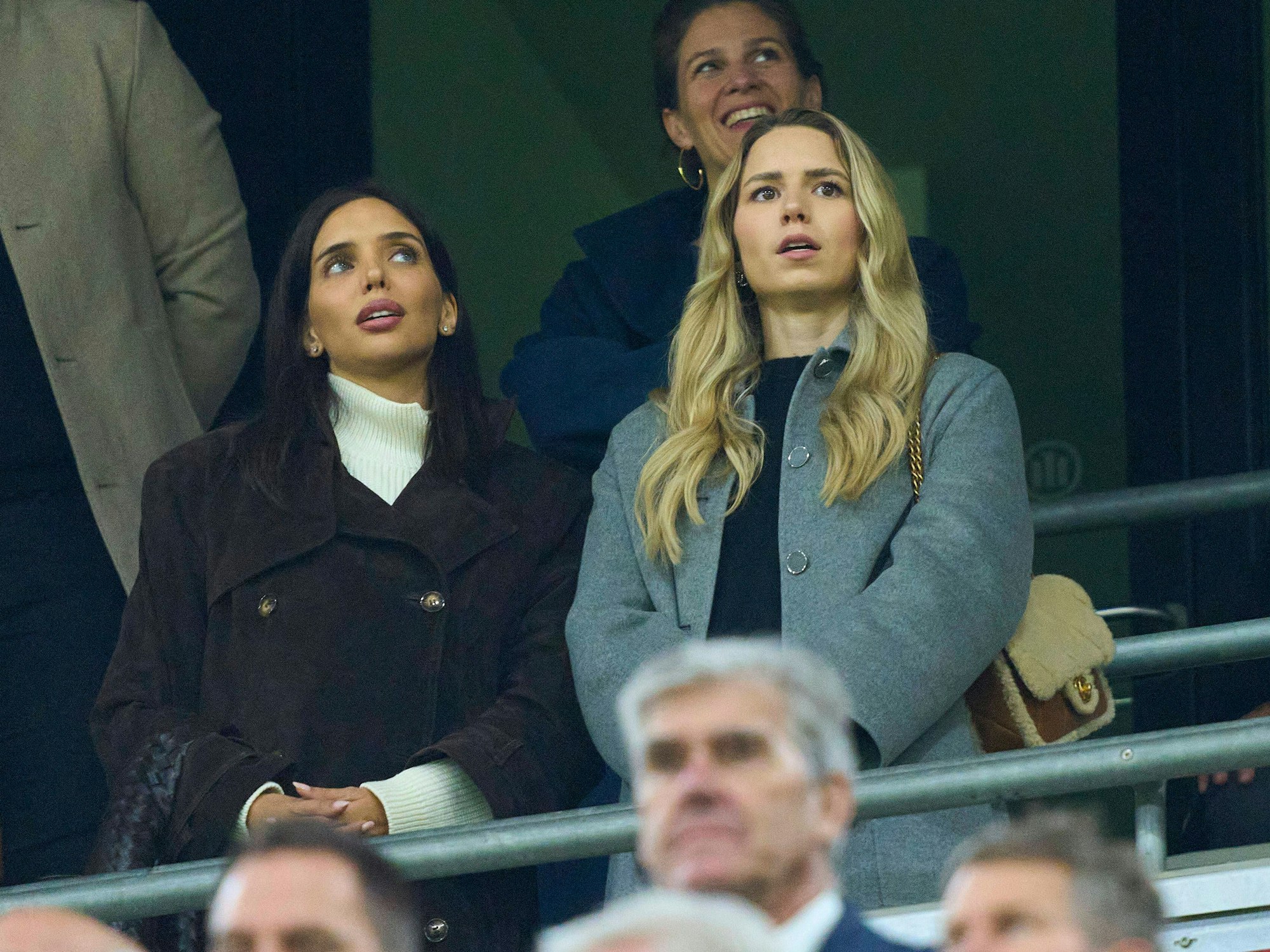 Sara Arfaoui und Anika Neuer verfolgten den DFB-Abschied ihrer Männer live im Stadion.