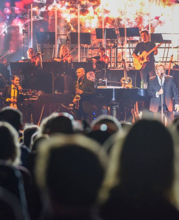 Howard Carpendale auf der Bühne bei seinem Konzert in der Lanxess-Arena.