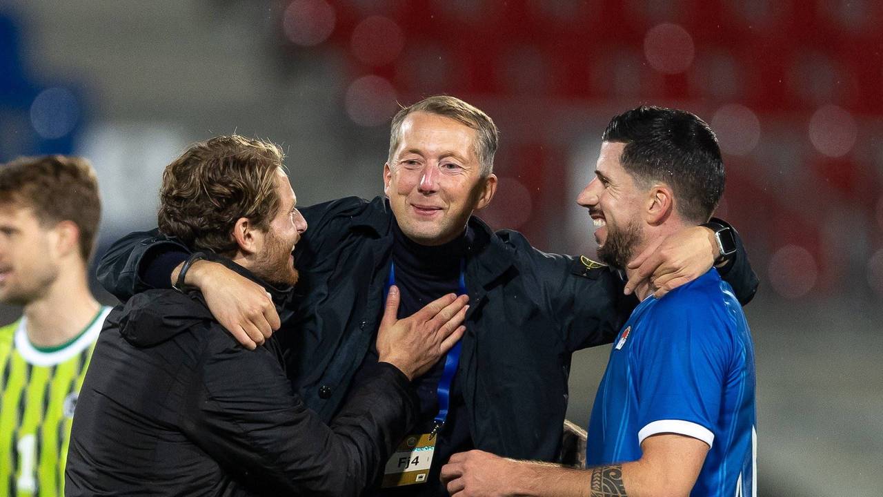 Konrad Fünfstück jubelt über einen Testspiel-Sieg mit Liechtenstein.
