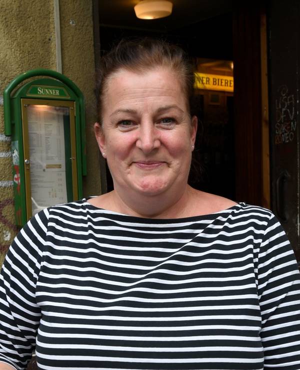 Maureen Wolf betreibt das Lokal „Bei Oma Kleinmann“ auf der Zülpicher Straße.