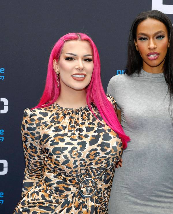 Raffa Plastic, Cecilia Asoro und Jenny Elvers beim Photocall zur Amazon Prime Video Reality-Show „The 50“ in der Wolkenburg.