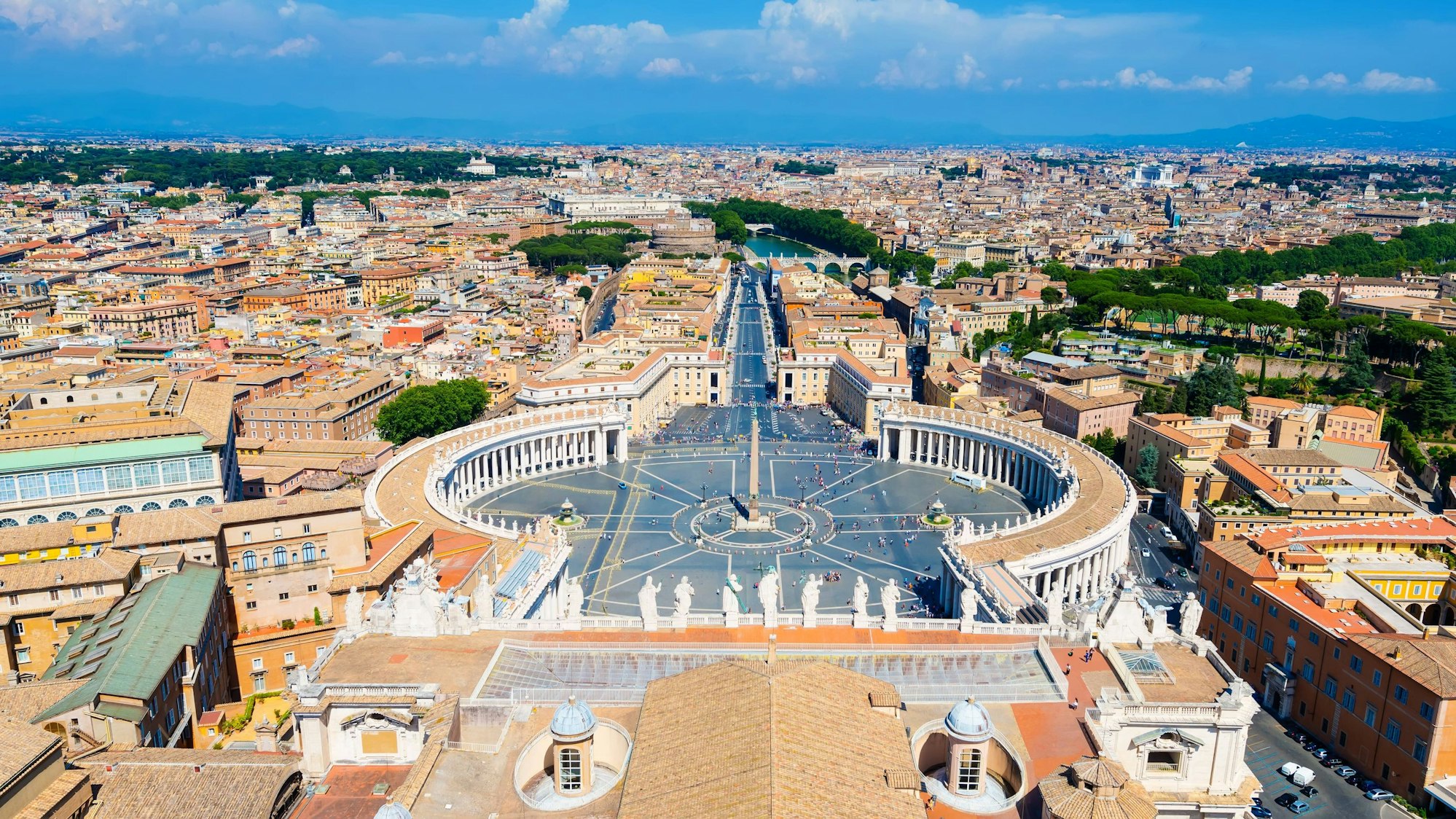 Sicht auf den Petersplatz in Rom