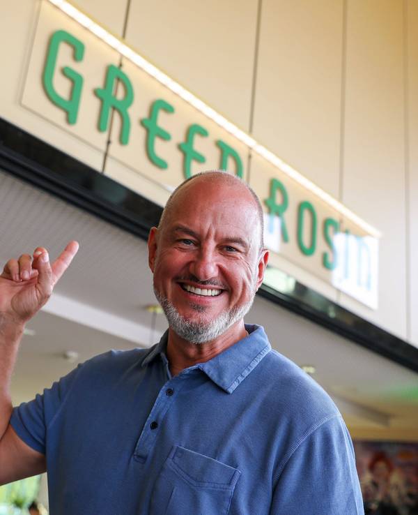 Braunschweig Niedersachsen Braunschweig, 14.08.2023, Frank Rosin eröffnet sein erstes Lokal des Restaurant-Konzeptes Green Rosin in Braunschweig. Koch, Fernsehkoch, Gastronom und Unternehmer Frank Rosin