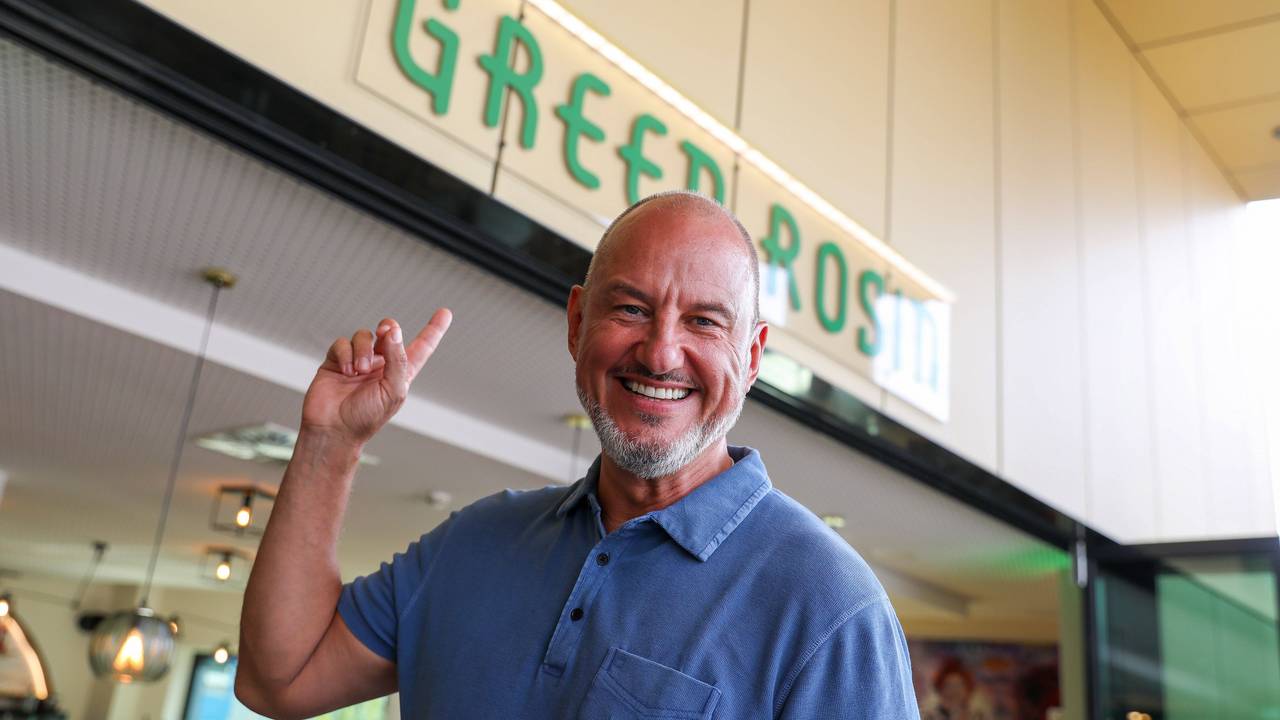 Braunschweig Niedersachsen Braunschweig, 14.08.2023, Frank Rosin eröffnet sein erstes Lokal des Restaurant-Konzeptes Green Rosin in Braunschweig. Koch, Fernsehkoch, Gastronom und Unternehmer Frank Rosin