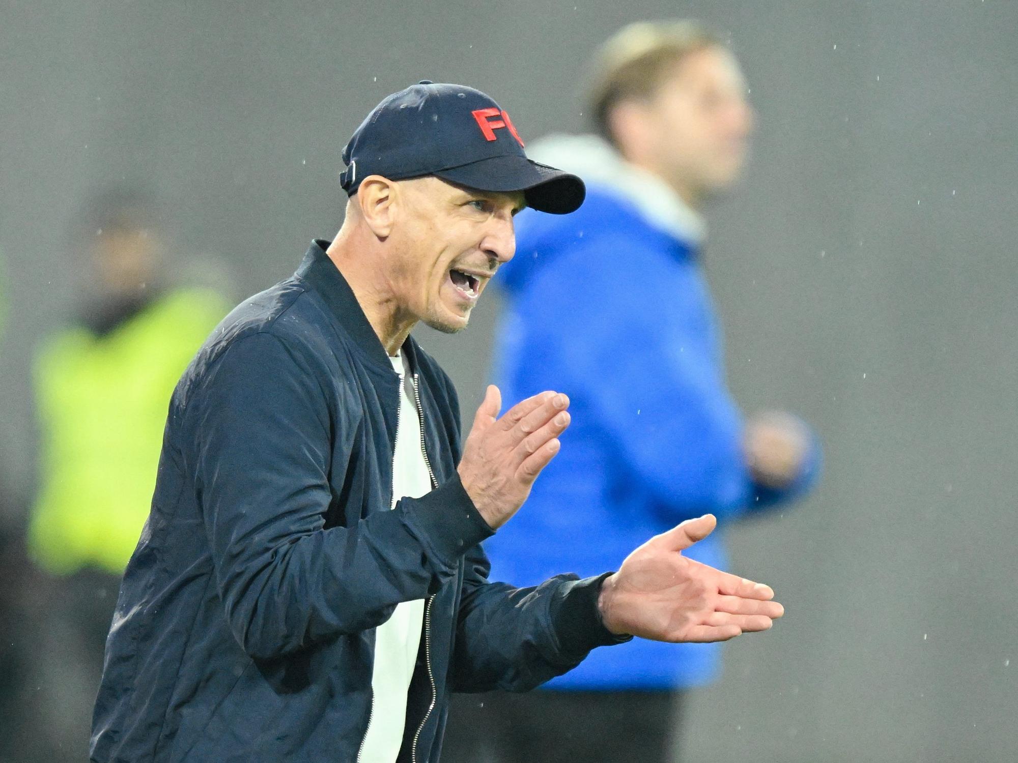 Gerhard Struber beim Spiel in Darmstadt.