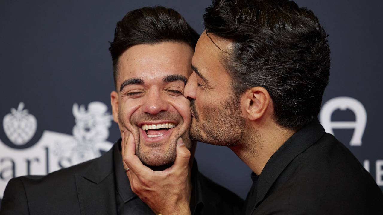 Die Brüder Stefano (l) und Giovanni Zarrella kommen zur Spendengala „Tribute to Bambi-Hilfe für Kinder in Not“ ins JW Marriott Hotel.