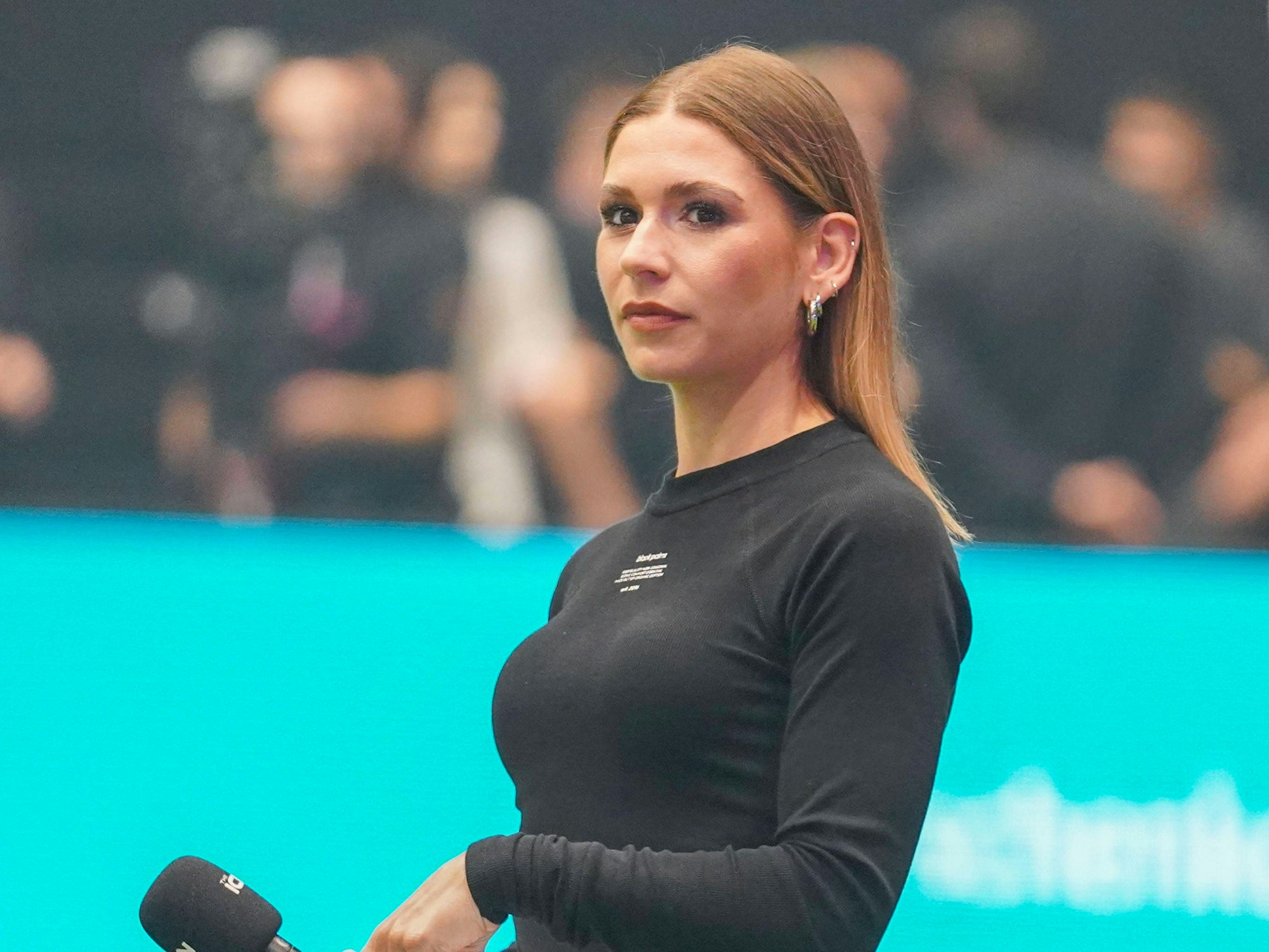 Moderatorin Jana Wosnitza am 9. September 2024 bei der Icon League in Düsseldorf.