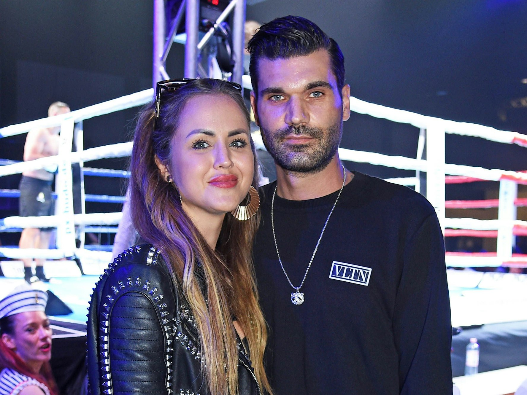 Mike Cees mit Freundin Delia Gröschl im Juni 2024.