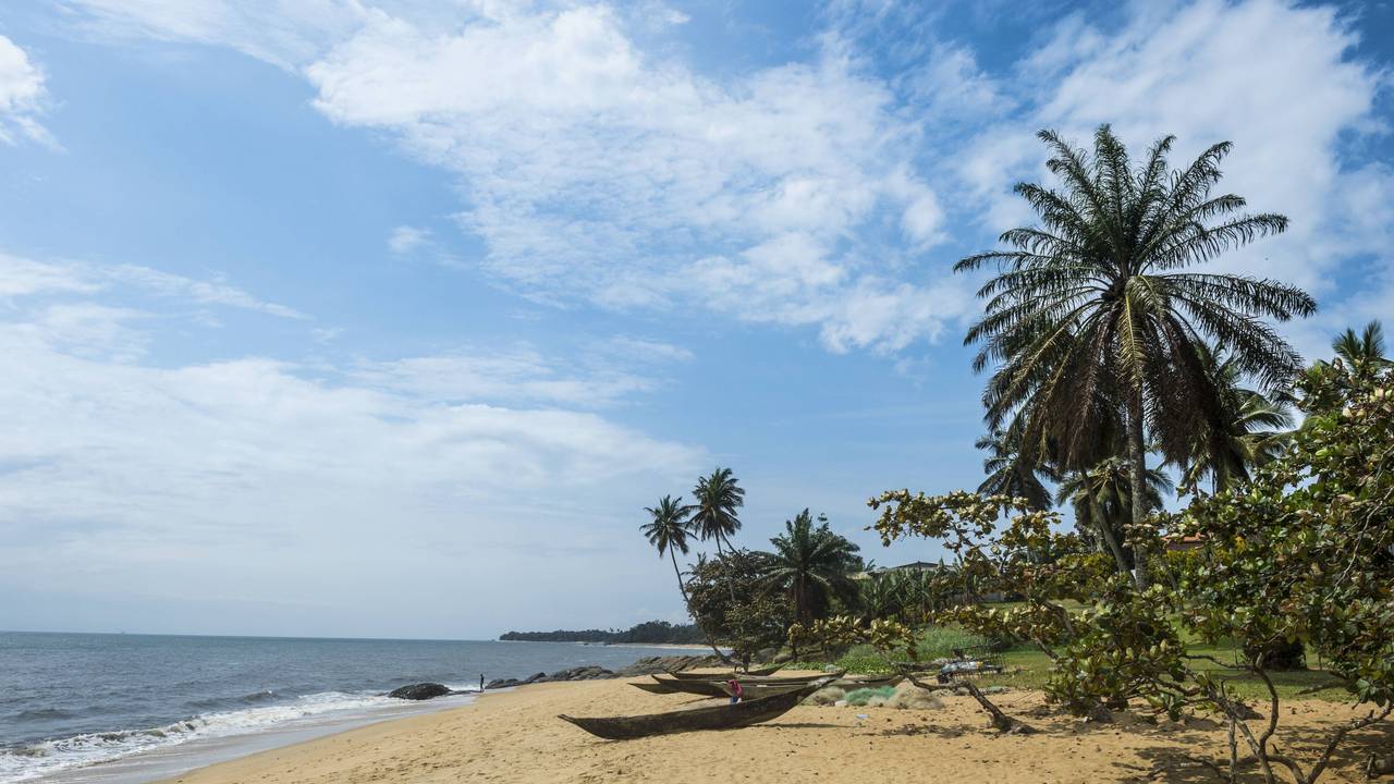 Der wunderschöne Strand in Kribi, Kamerun (Afrika).