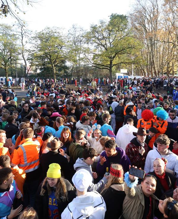 Sessionsauftakt auf der Uniwiese.