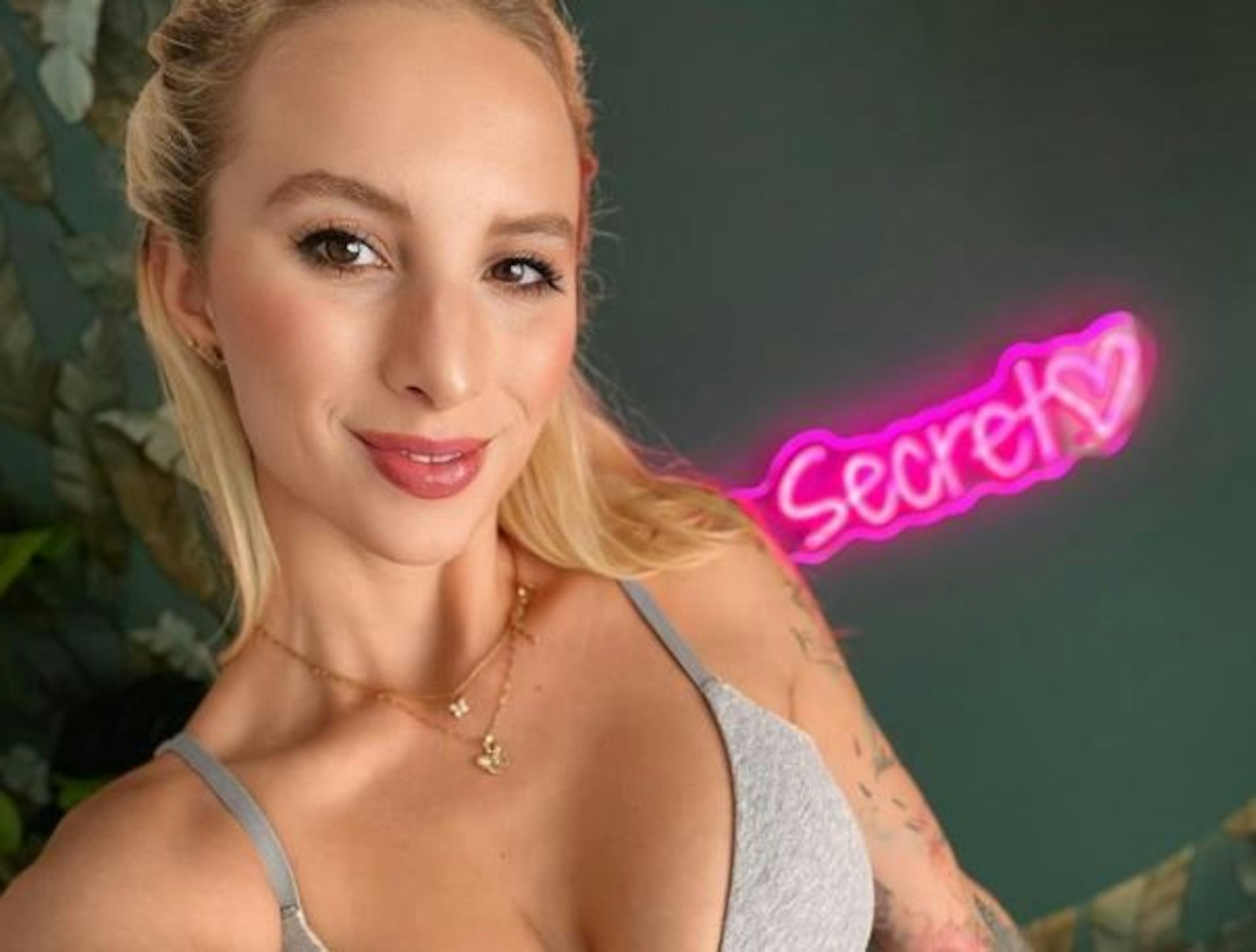 Pornodarstellerin Hanna Secret auf einem Selfie, das sie am 3. September 2024 auf ihrem Instagram-Account hochgeladen hat.