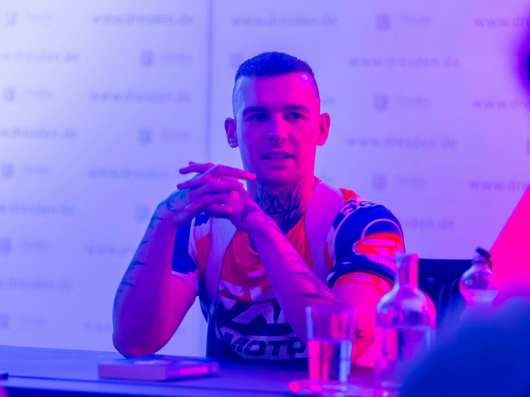 Eric Stehfest liest aus seinem Buch.