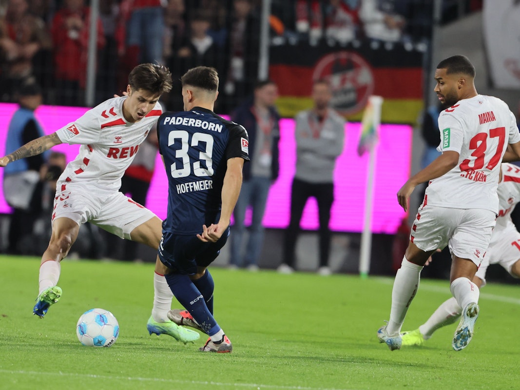 Denis Huseinbasic im Zweikampf Marcel Hoffmeier.