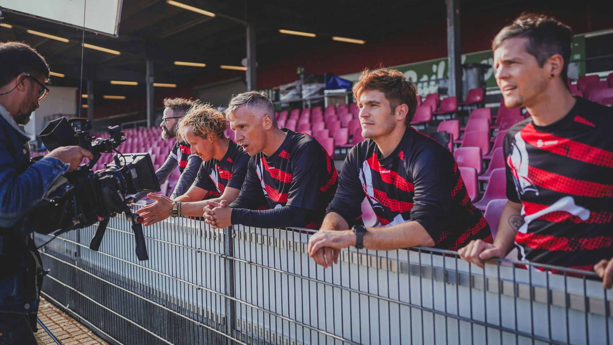 Kasalla beim Videodreh im Südstadion.