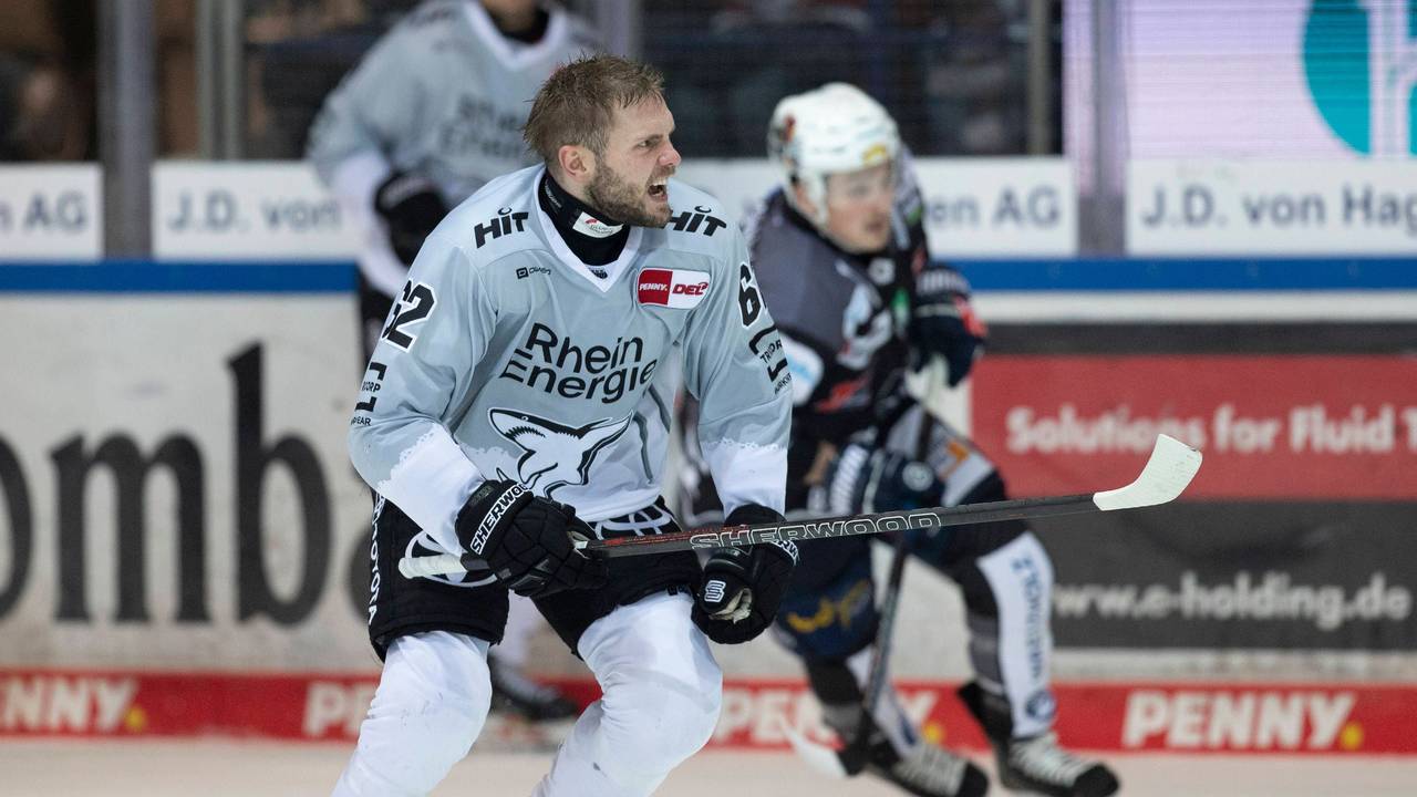 Parker Tuomie im Trikot der Kölner Haie.