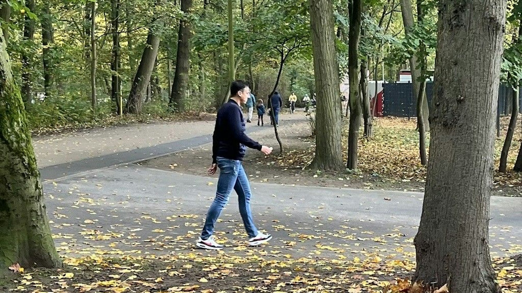 Christian Keller am Geißbockheim.