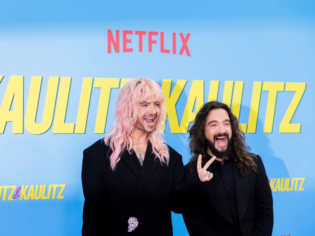 Bill Kaulitz, hier Ende Juni 2024 auf dem Roten Teppich zu seiner Netflix-Dokuserie „Kaulitz & Kaulitz“ anlässlich des Special Screenings im Delphi-Filmpalast in Berlin.