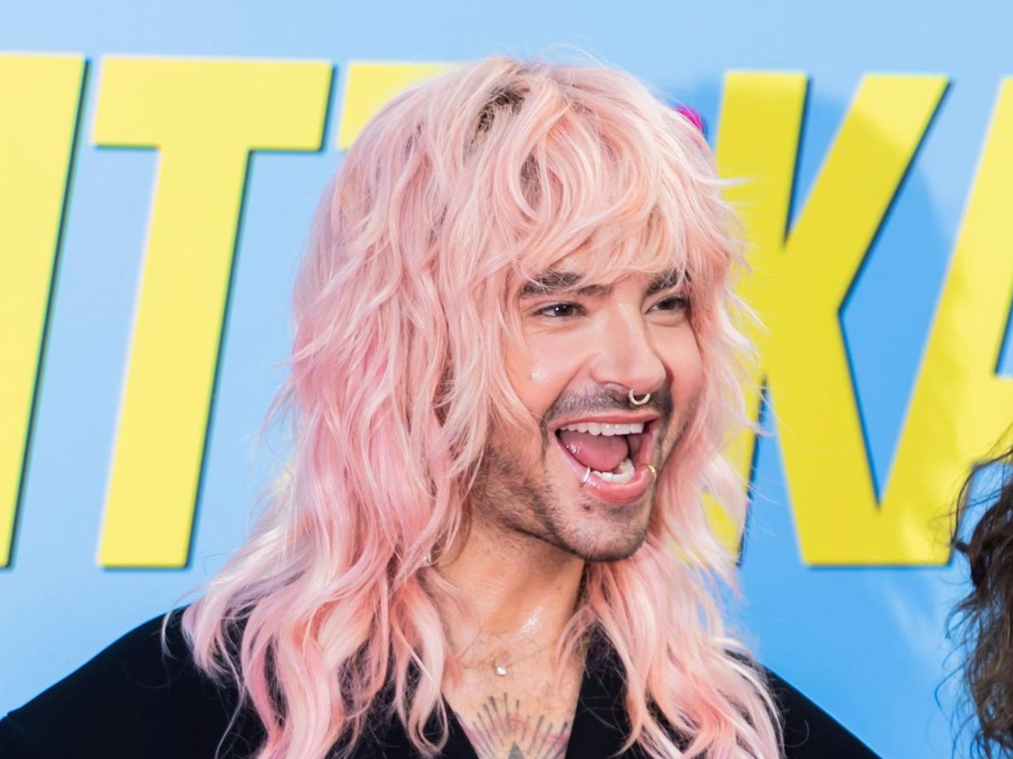 Bill Kaulitz, hier Ende Juni 2024 auf dem Roten Teppich zu seiner Netflix-Dokuserie „Kaulitz & Kaulitz“ anlässlich des Special Screenings im Delphi-Filmpalast in Berlin.