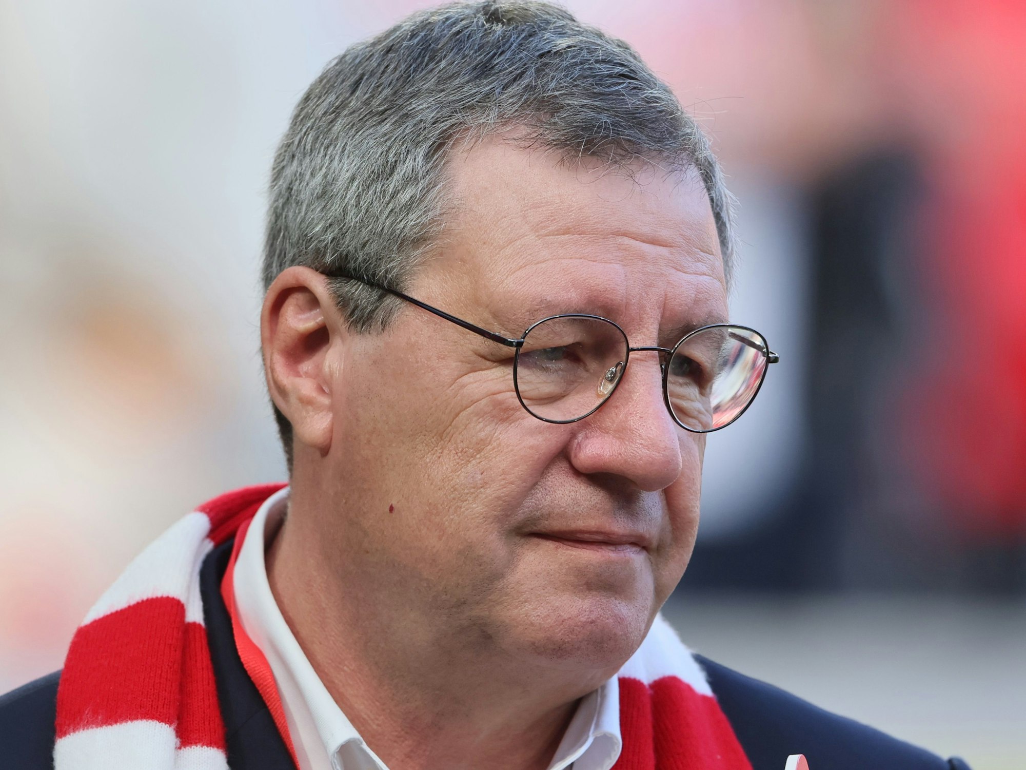 Werner Wolf (1. FC Köln) beim Spiel im Stadion.