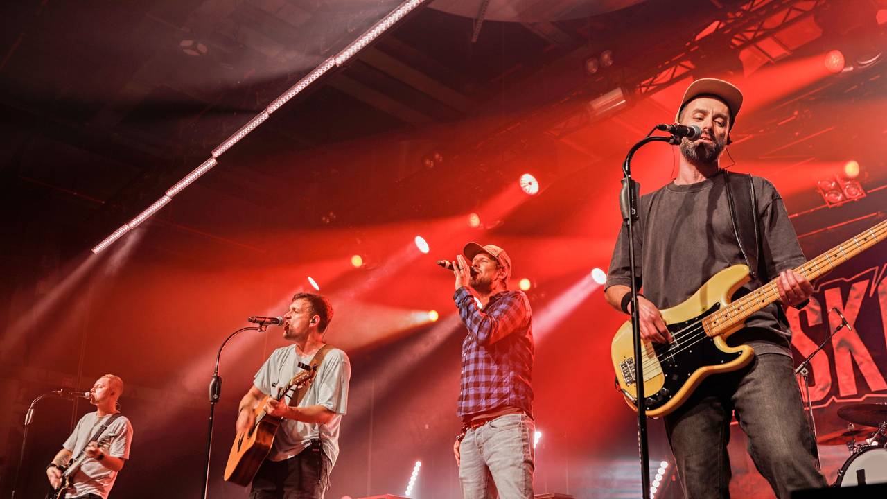 Die Kölner Band Fiasko auf der Bühne bei ihrem Konzert zum zehnjährigen Jubiläum.