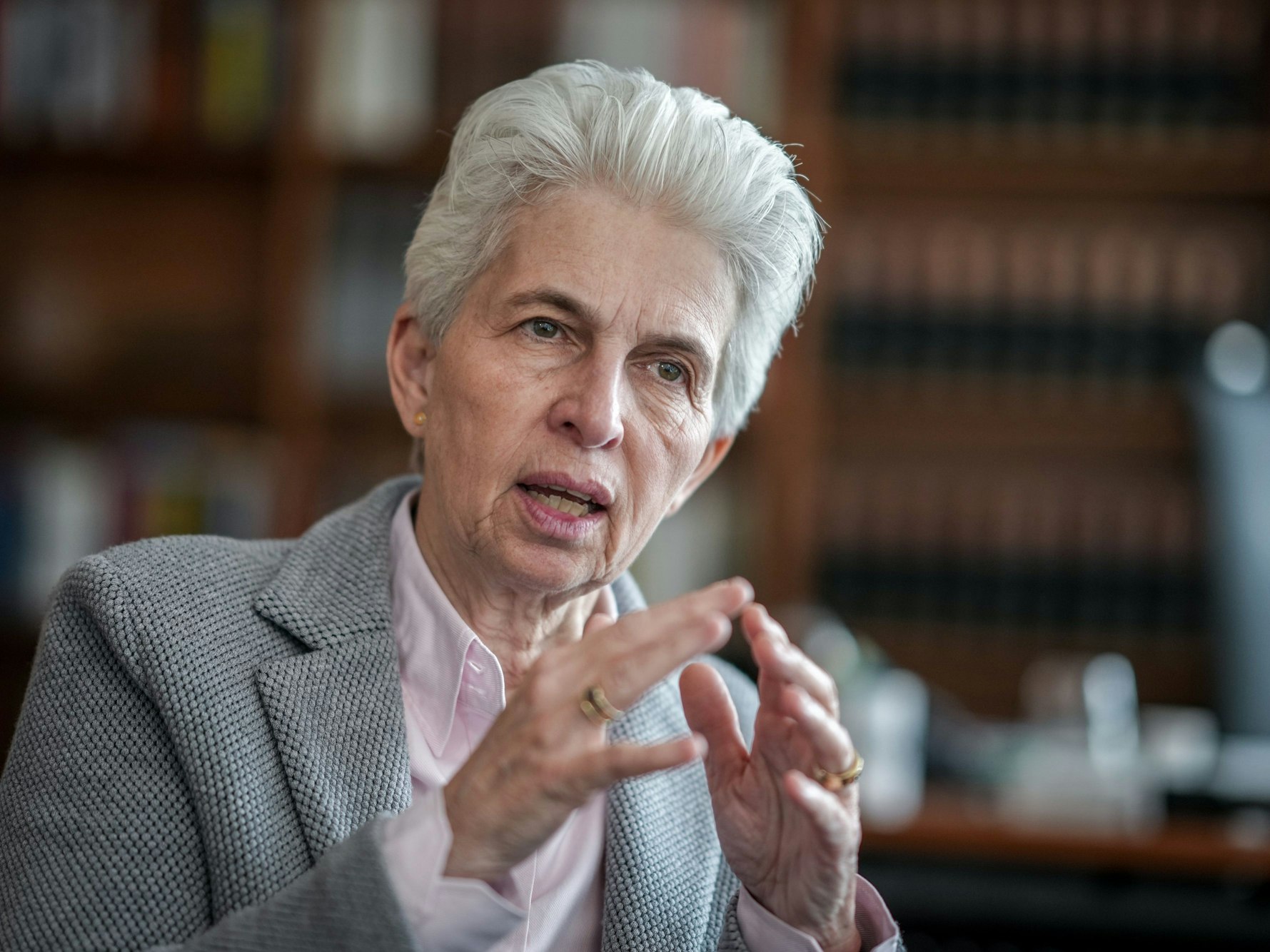 Marie-Agnes Strack-Zimmermann spricht in einem Interview mit Journalisten der Deutschen Presse-Agentur.